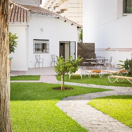 In Center With Pool And Close Beach *