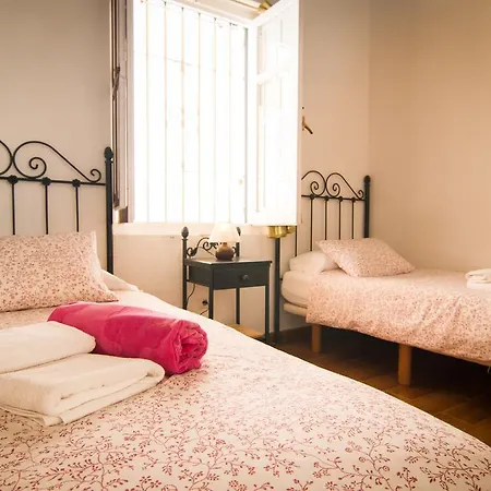 In Center With Pool And Close Beach *