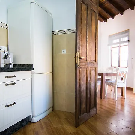 Villa In Center With Pool And Close Beach *