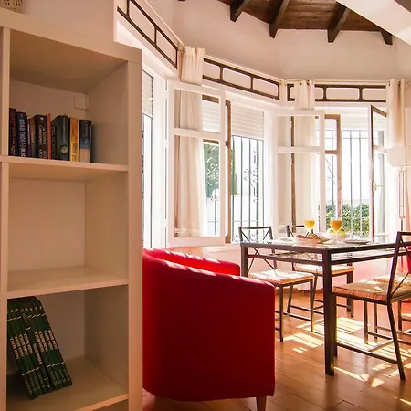 Villa In Center With Pool And Close Beach *