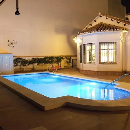 Villa In Center With Pool And Close Beach