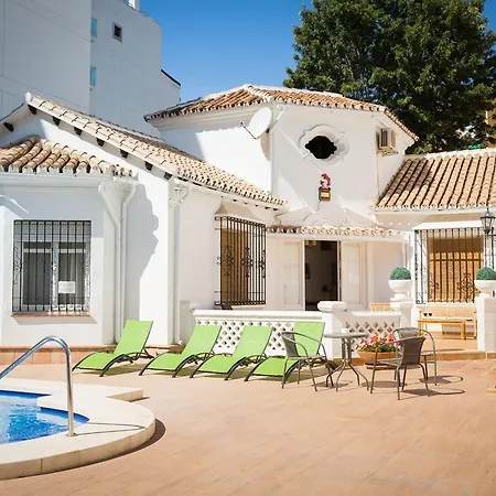 In Center With Pool And Close Beach